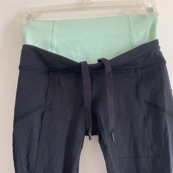 Lululemon Athletica Foldable Waistband Black/Mint Green Invert Crop size XS/S - Picture 4 of 7